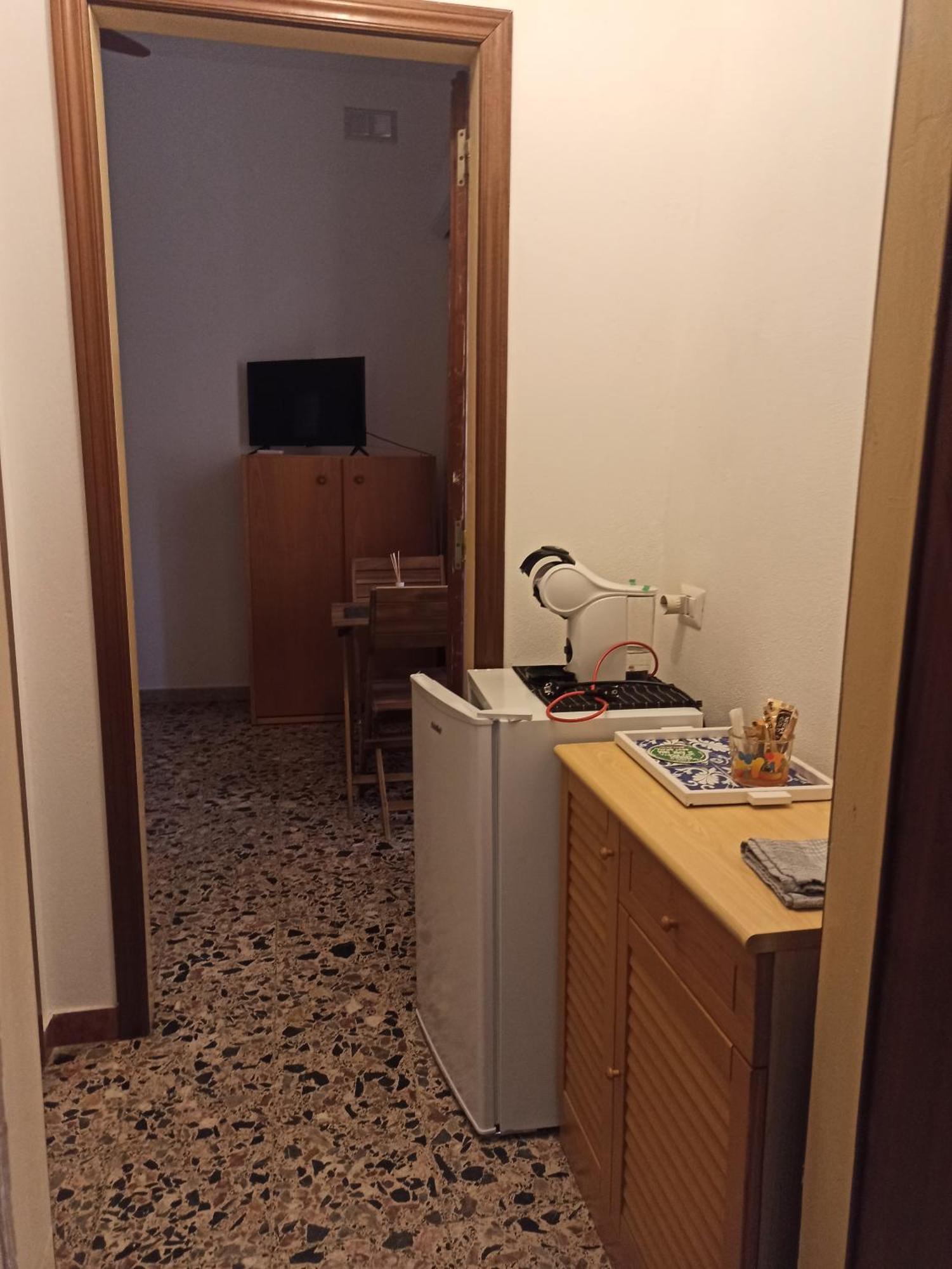 Piazza San Giorgio Ξενοδοχείο Dolianova Δωμάτιο φωτογραφία