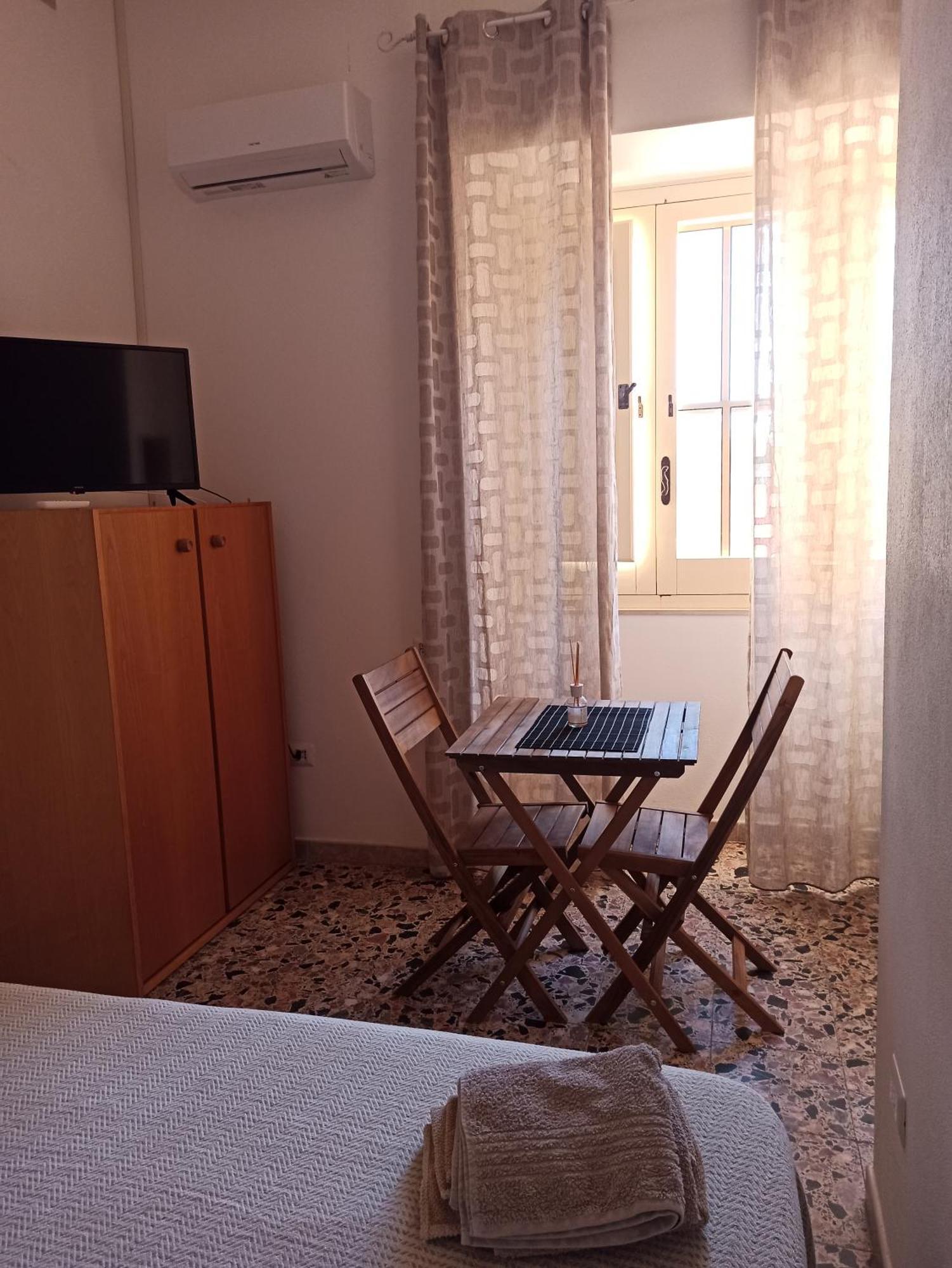 Piazza San Giorgio Ξενοδοχείο Dolianova Δωμάτιο φωτογραφία